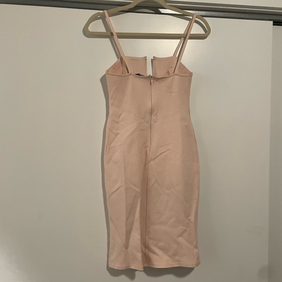 🌸 Blush, Fitted, Mini-Dress 🌸 Solemia Los Angeles - Picture 2 of 2